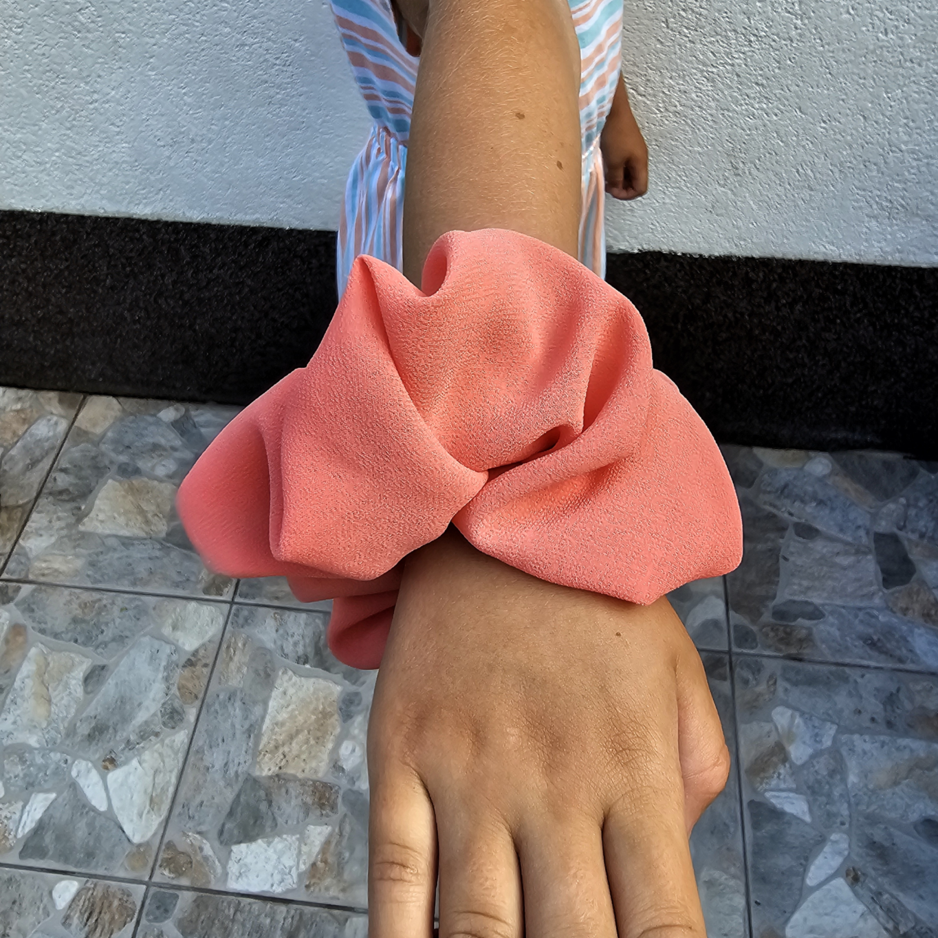 Scrunchie gumička do vlasů ORINE2